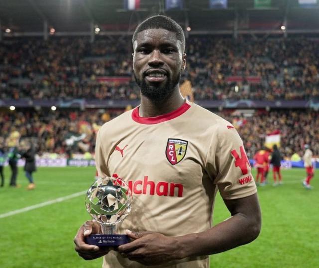 开云体育入口-夏窗大冤种：后防大将遭退货，朗斯被耍要告罗马